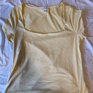 Elegant Light Yellow Short Sleeve Top